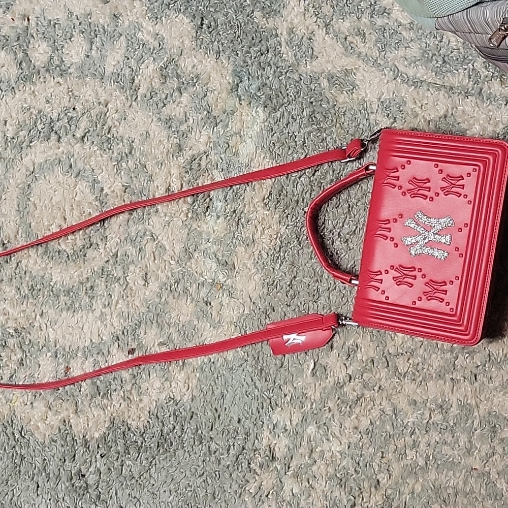 Yn purse